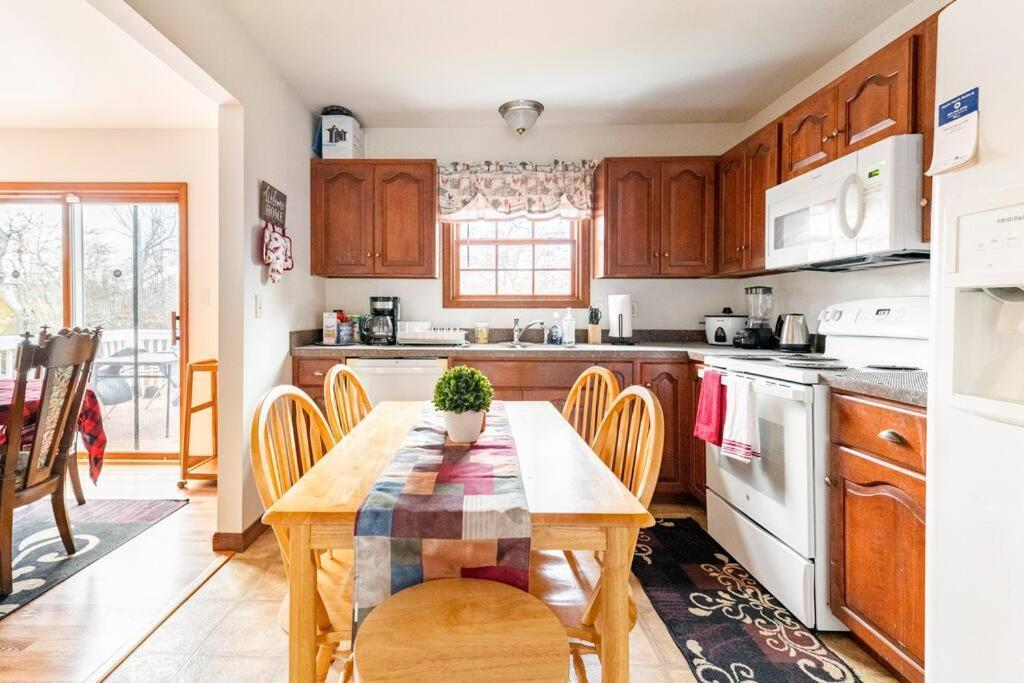 Cheerful Pocono Home Away From Home Albrightsville Exterior foto