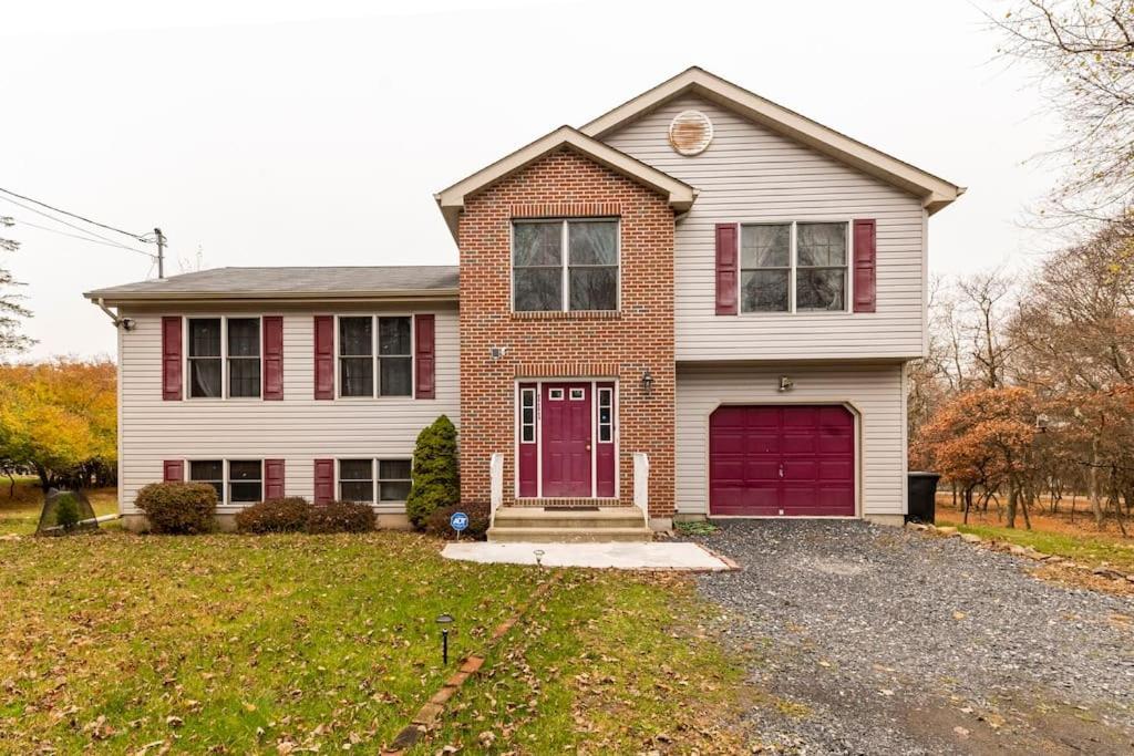 Cheerful Pocono Home Away From Home Albrightsville Exterior foto